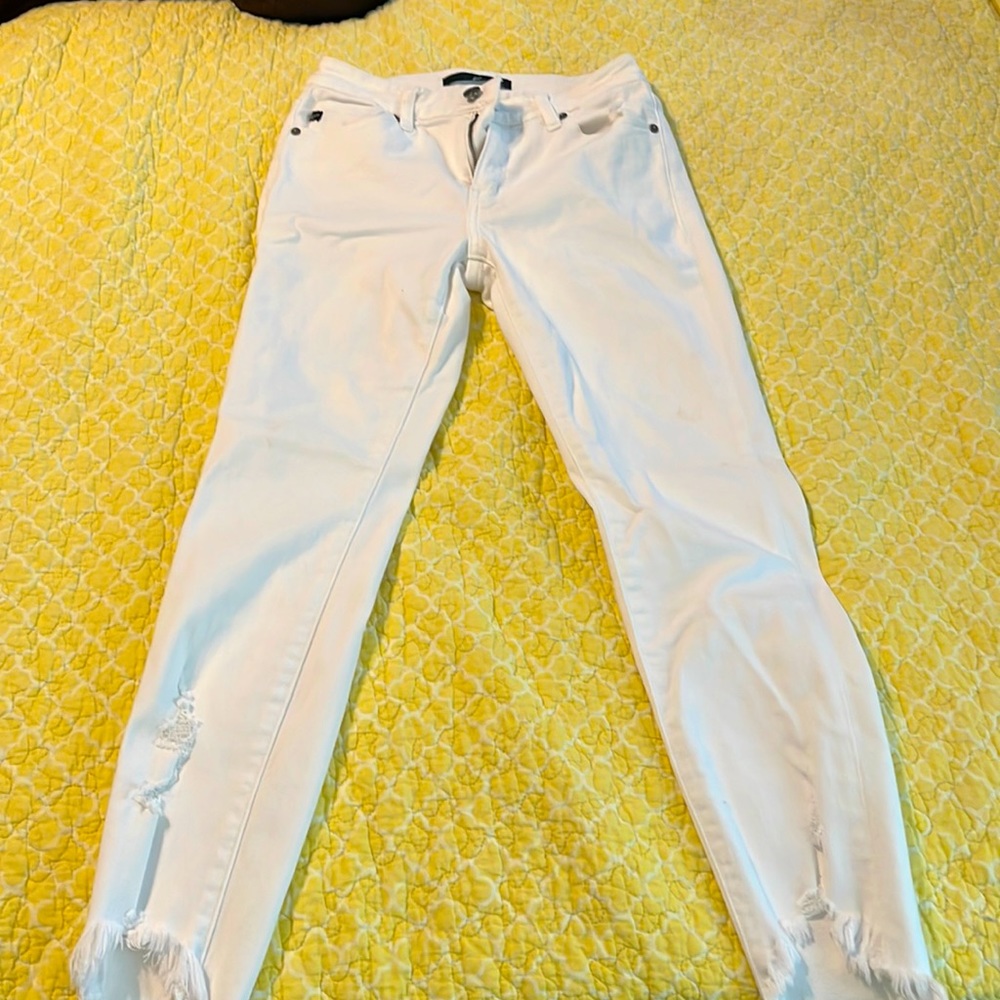 White KanCan cropped jeans